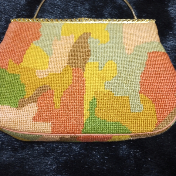 Camouflaged Hand bag - Picture 2 of 6